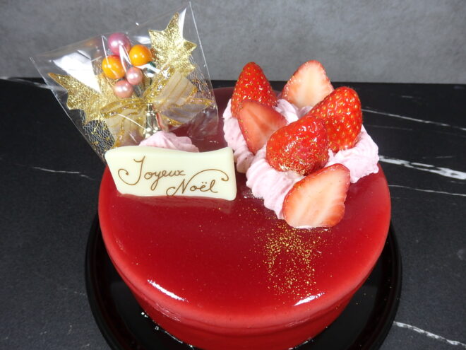 シャトレーゼ　2025 クリスマスケーキ　Xmasプレミアム・ルージュ14cmの実食レビュー