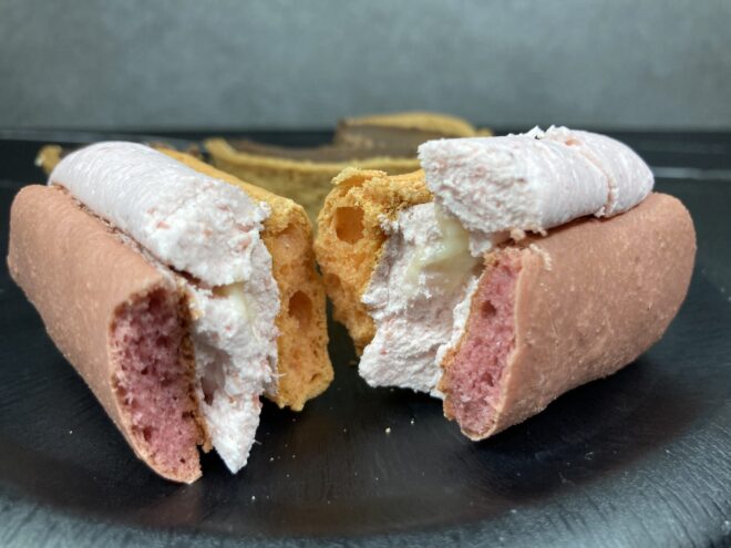 ファミリーマート　ピエール・エルメ　アンソロジー監修　マカロンサンド イチゴ＆バニラ　